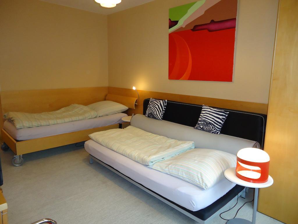Air Boardinghouse Tulip Stockum, Zu Fuss - 3 Minuten Zur Messe Dusseldorf Bilik gambar