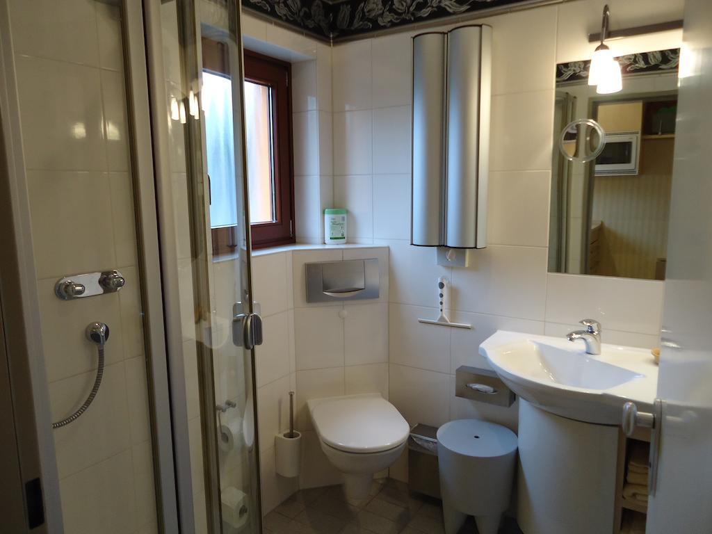 Air Boardinghouse Tulip Stockum, Zu Fuss - 3 Minuten Zur Messe Dusseldorf Bilik gambar