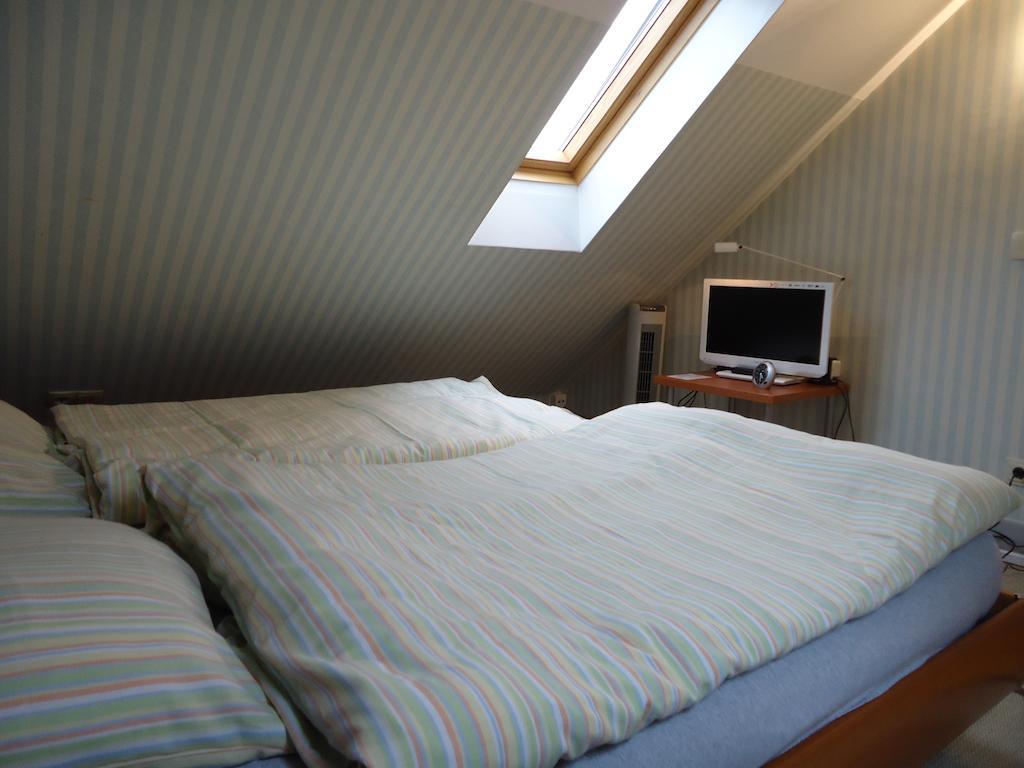 Air Boardinghouse Tulip Stockum, Zu Fuss - 3 Minuten Zur Messe Dusseldorf Bilik gambar