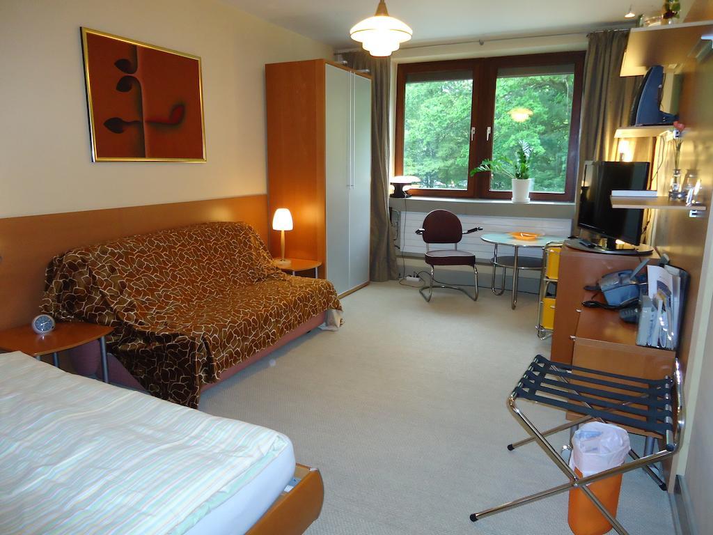 Air Boardinghouse Tulip Stockum, Zu Fuss - 3 Minuten Zur Messe Dusseldorf Bilik gambar