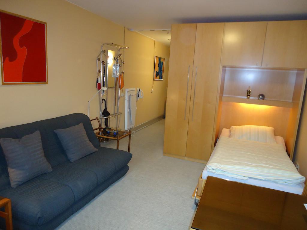 Air Boardinghouse Tulip Stockum, Zu Fuss - 3 Minuten Zur Messe Dusseldorf Bilik gambar