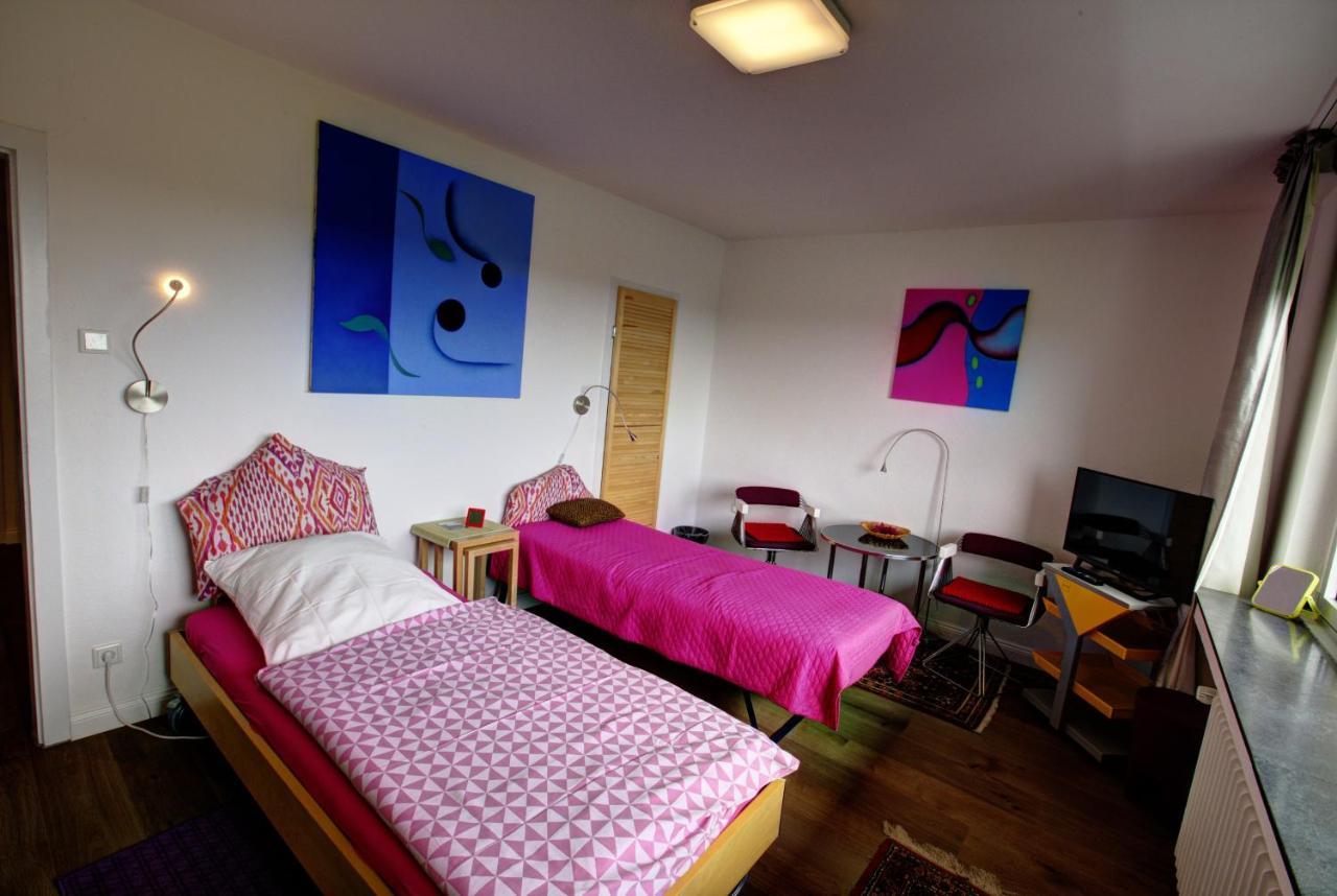 Air Boardinghouse Tulip Stockum, Zu Fuss - 3 Minuten Zur Messe Dusseldorf Luaran gambar