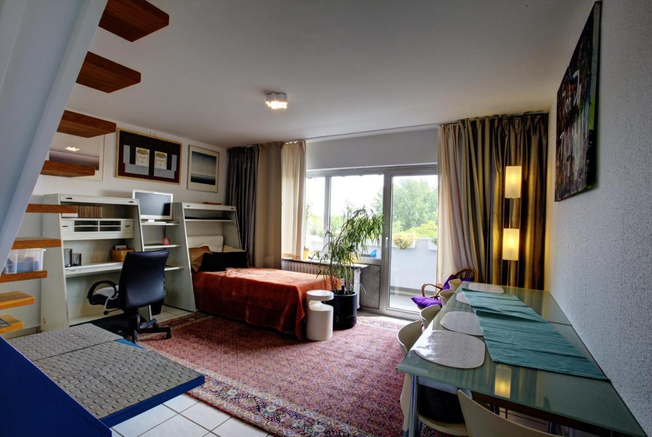 Air Boardinghouse Tulip Stockum, Zu Fuss - 3 Minuten Zur Messe Dusseldorf Luaran gambar